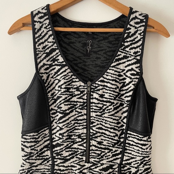 Jessica Simpson Fit and Flare Zebra Party Dress - Picture 8 of 11